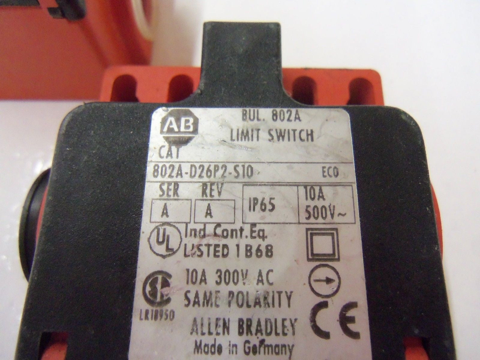 ALLEN BRADLEY 802-D26P2-S10 SERIES A *USED*
