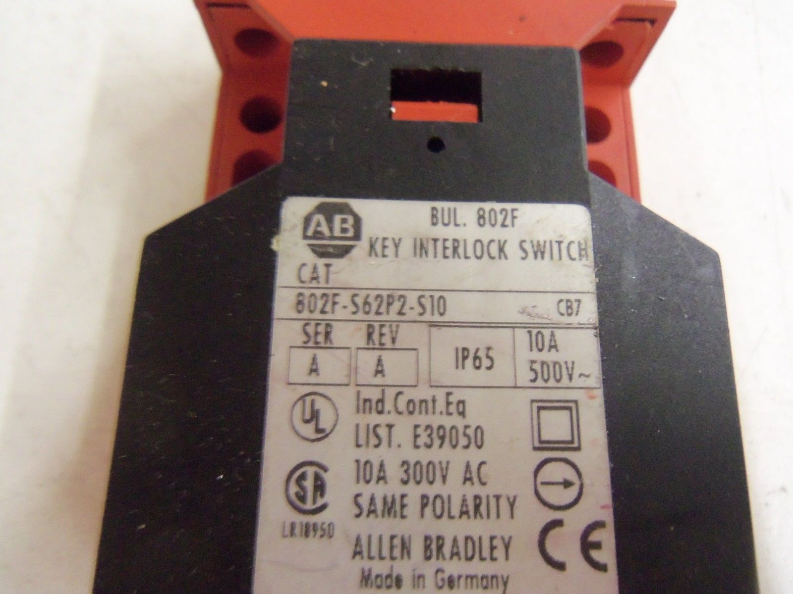 ALLEN BRADLEY 802F-S62P2-S10 SER. A INTERLOCK SAFETY SWITCH *USED*