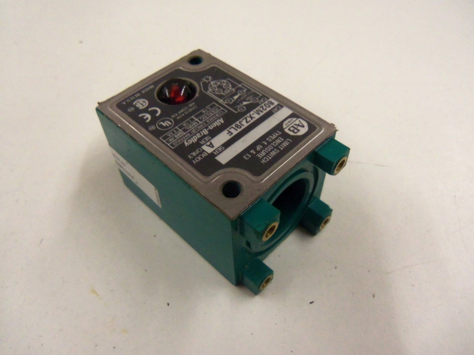 ALLEN BRADLEY 802M-XZJ9LF SERIES A *NEW NO BOX*