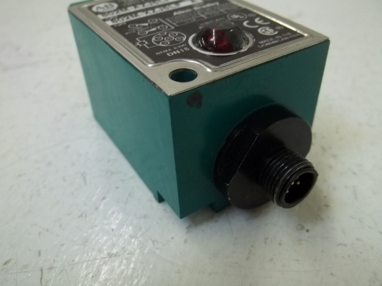 ALLEN BRADLEY 802M-XZJ5LF SER.A *USED*