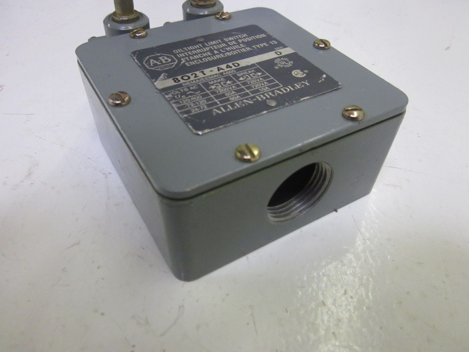 ALLEN BRADLEY 802T-A4D SER. D OILTIGHT LIMIT SWITCH *USED*