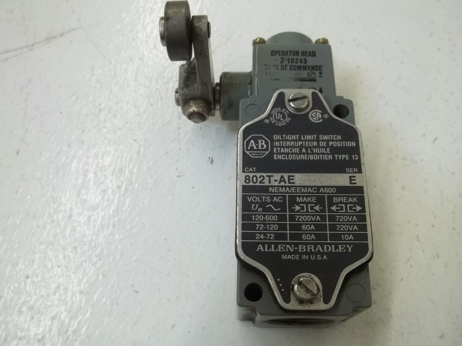 ALLEN BRADLEY 802T-AE SER. E OILTIGHT LIMIT SWITCH *USED*