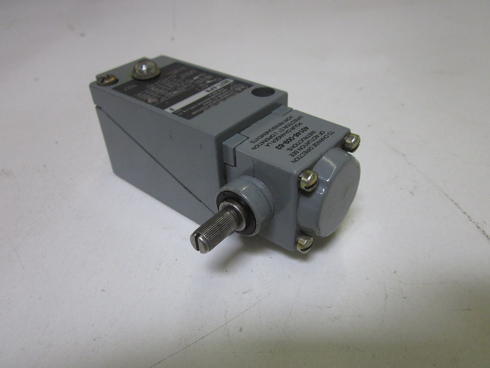 ALLEN BRADLEY 802T-APN SER. F OILTIGHT LIMIT SWITCH *NEW NO BOX*