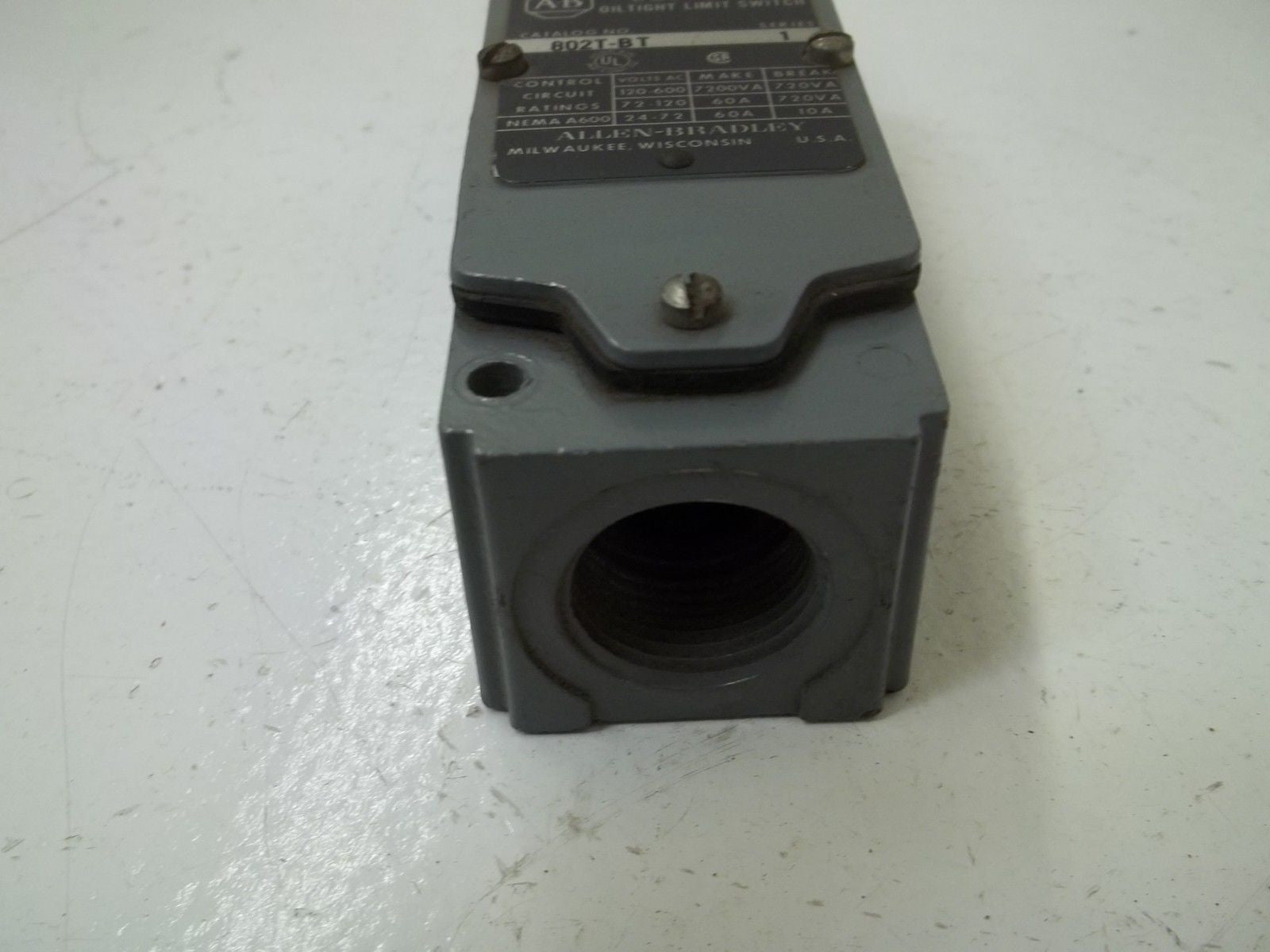 ALLEN BRADLEY 802T-BT SER.1 *USED*