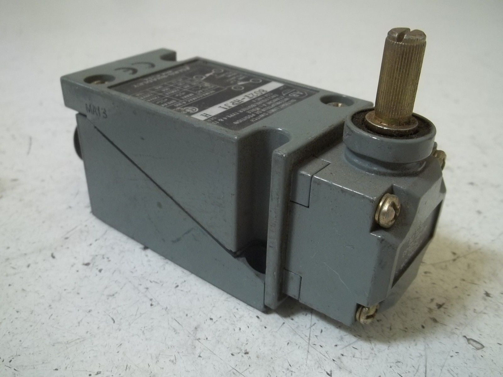 ALLEN BRADLEY 802T-HPJ1 ER.H LIMIT SWITCH *USED*