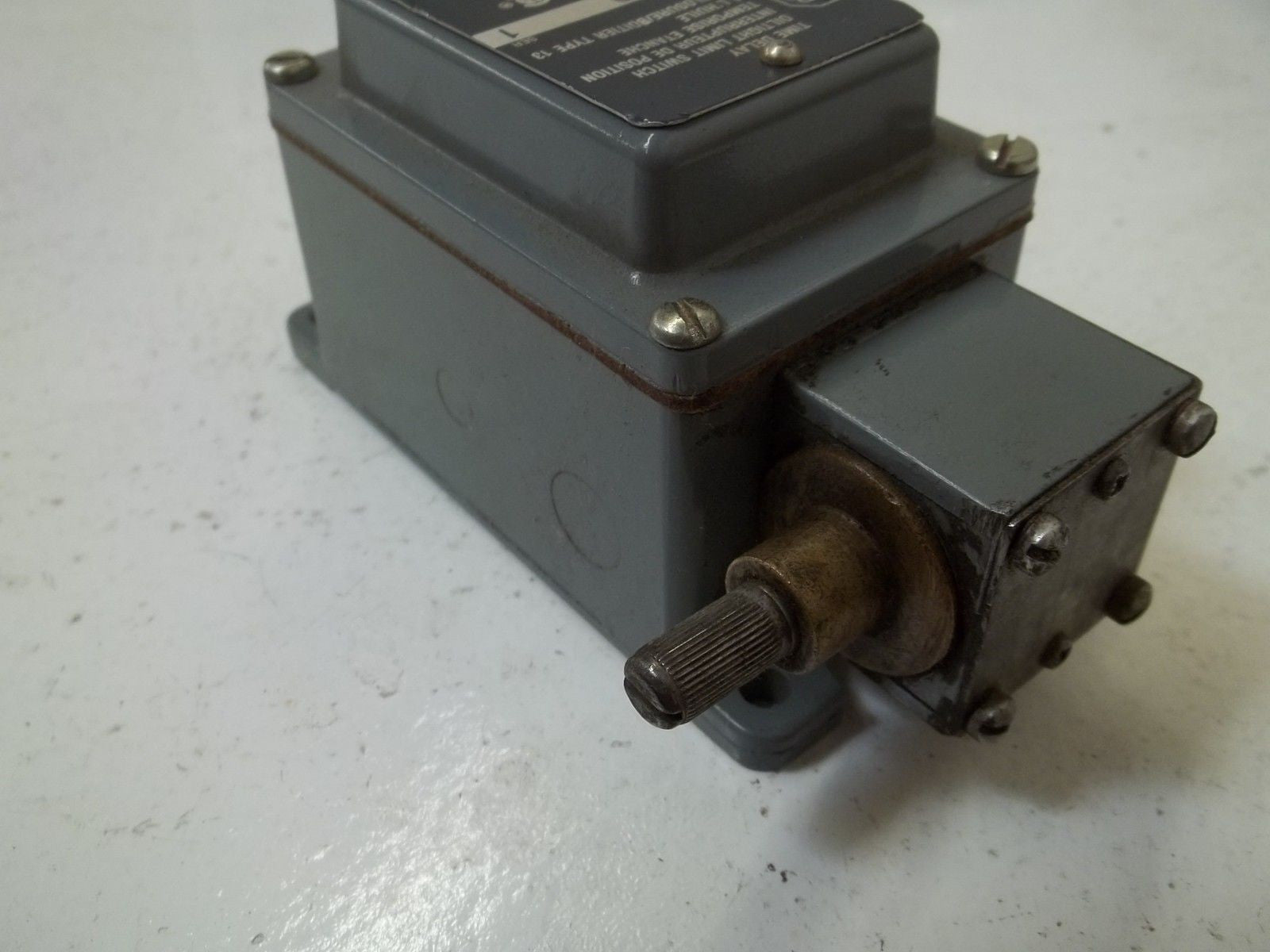 ALLEN BRADLEY 802T-R1TD SER.1 *USED*