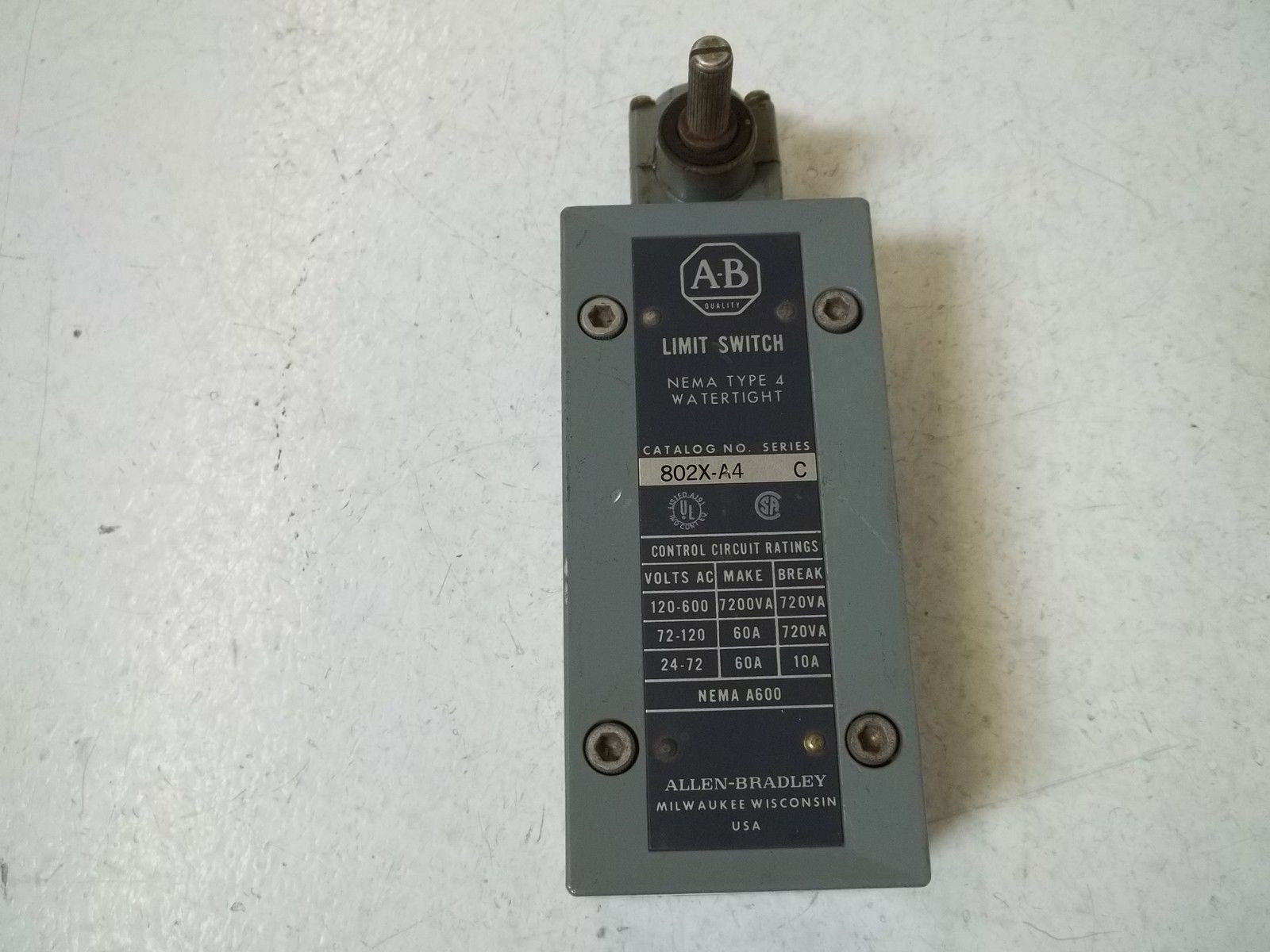 ALLEN BRADLEY 802X-A4 SER.C LIMIT SWITCH  *USED*