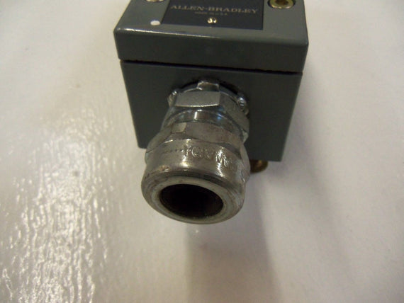 ALLEN BRADLEY 802X-B4 SERIES B *USED*
