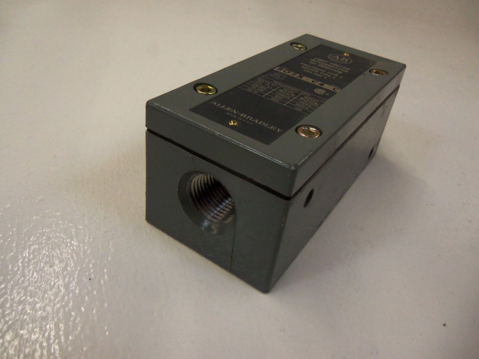 ALLEN BRADLEY 802X-C4 SERIES C *AS IS *