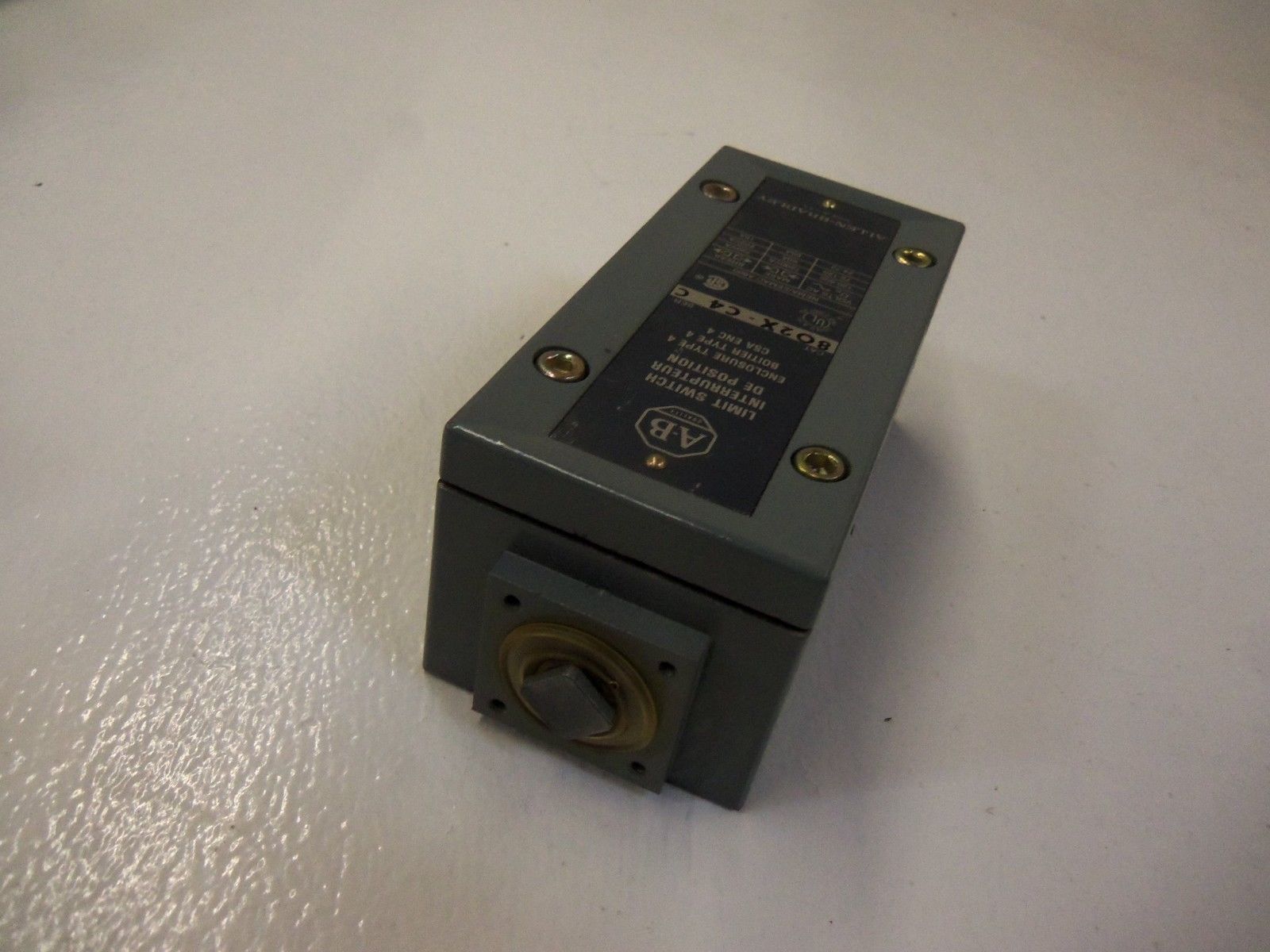 ALLEN BRADLEY 802X-C4 SERIES C *AS IS *