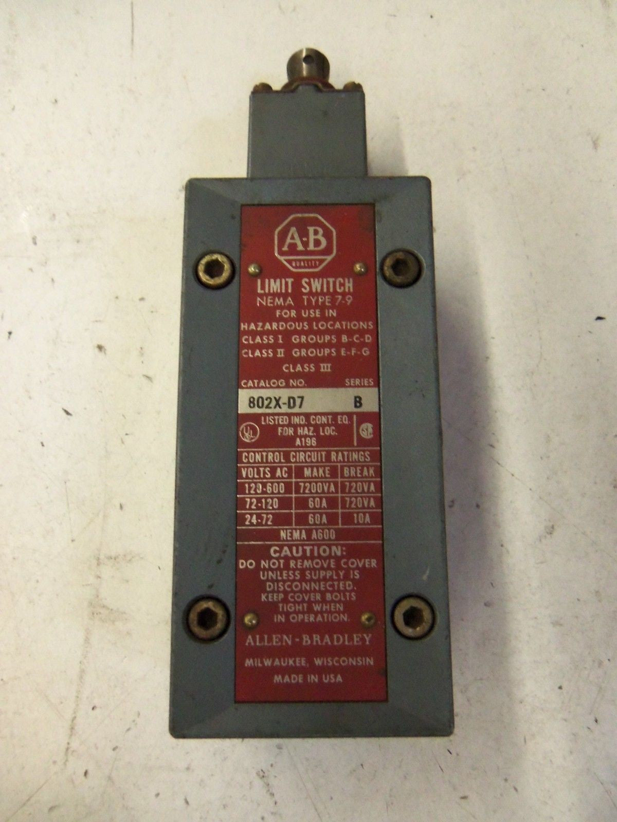 ALLEN BRADLEY 802X-D7 SERIES B *USED*