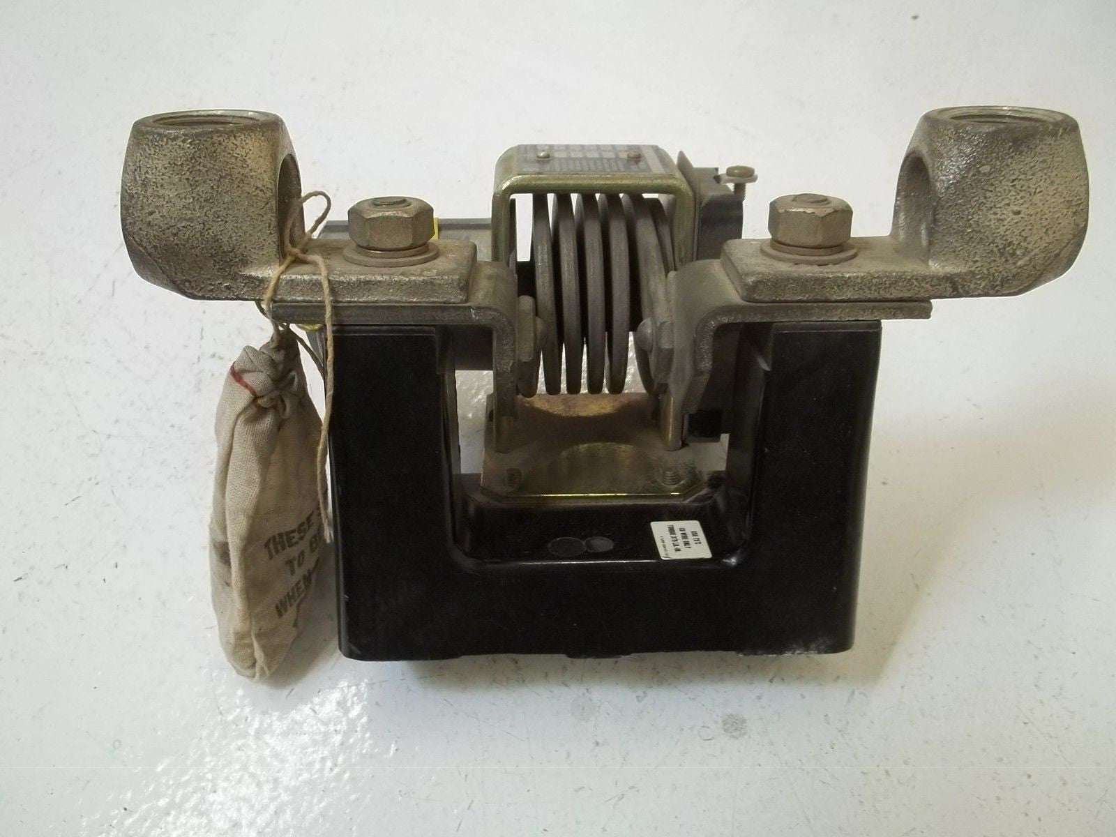 ALLEN BRADLEY 810-A26A SER.B *USED*