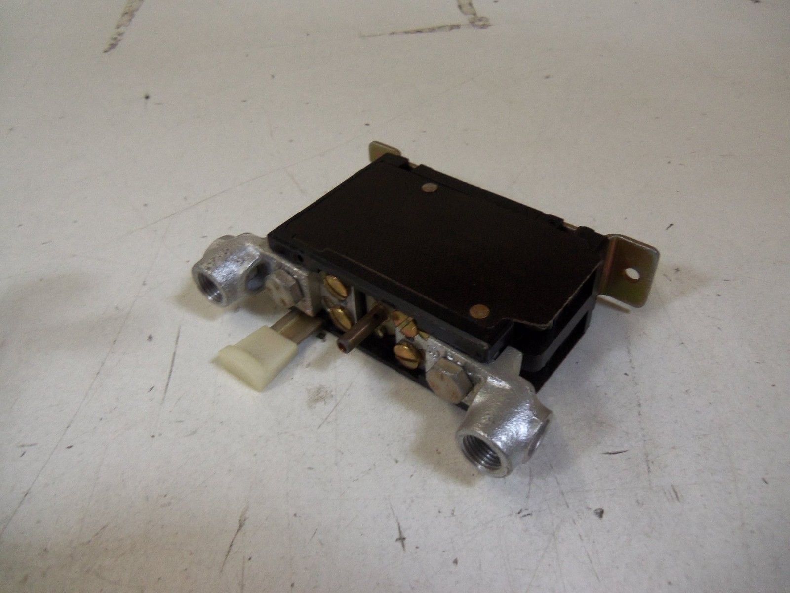ALLEN BRADLEY 815-DOV4 SER. K OVERLOAD RELAY *NEW NO BOX*