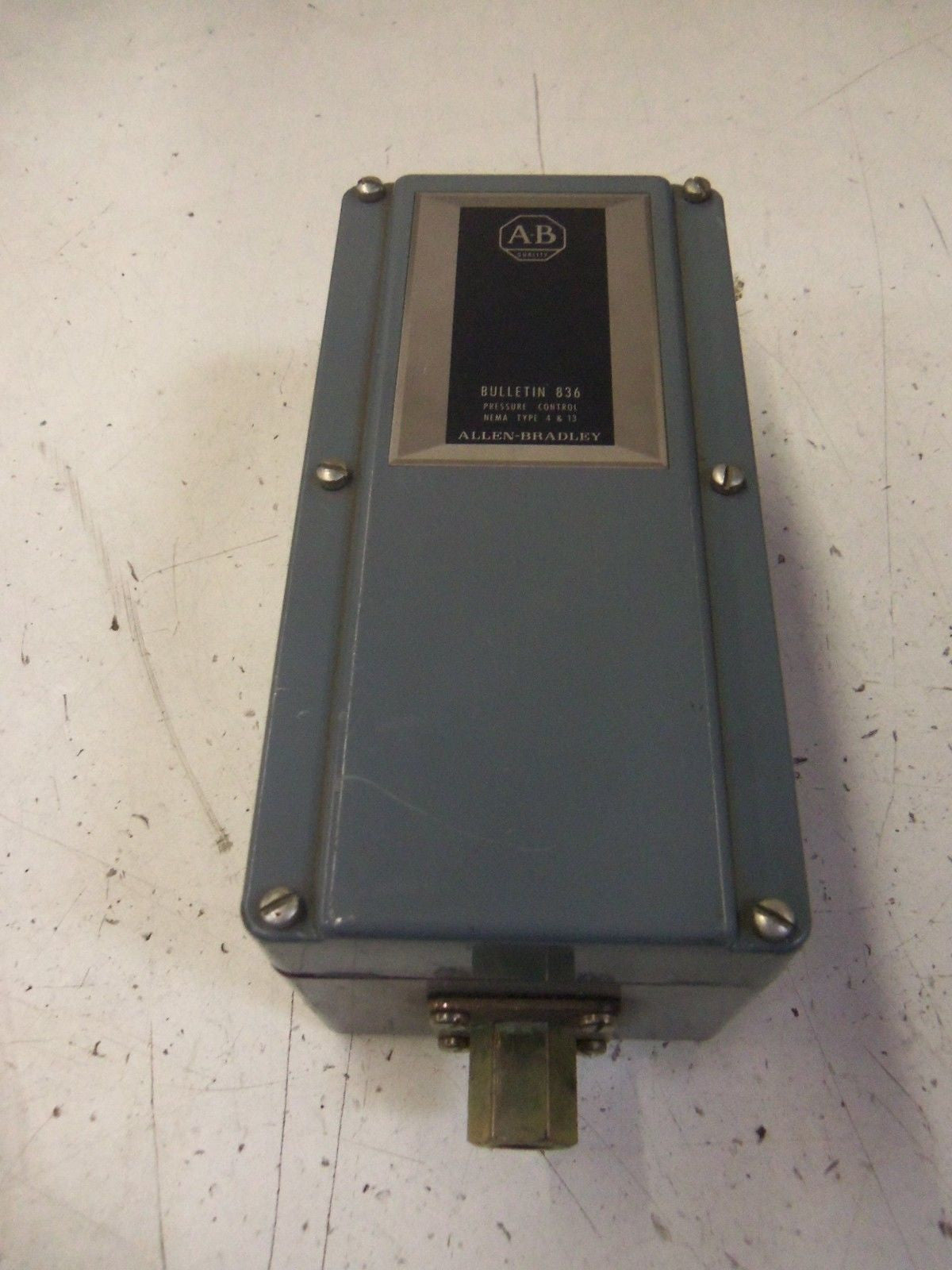 ALLEN BRADLEY 836-C3J SERIES B *NEW NO BOX*