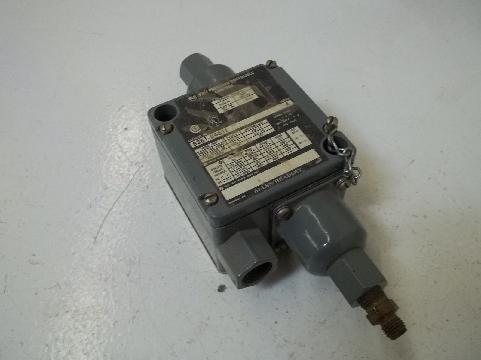 ALLEN BRADLEY 836T-D451J SER.A *USED*