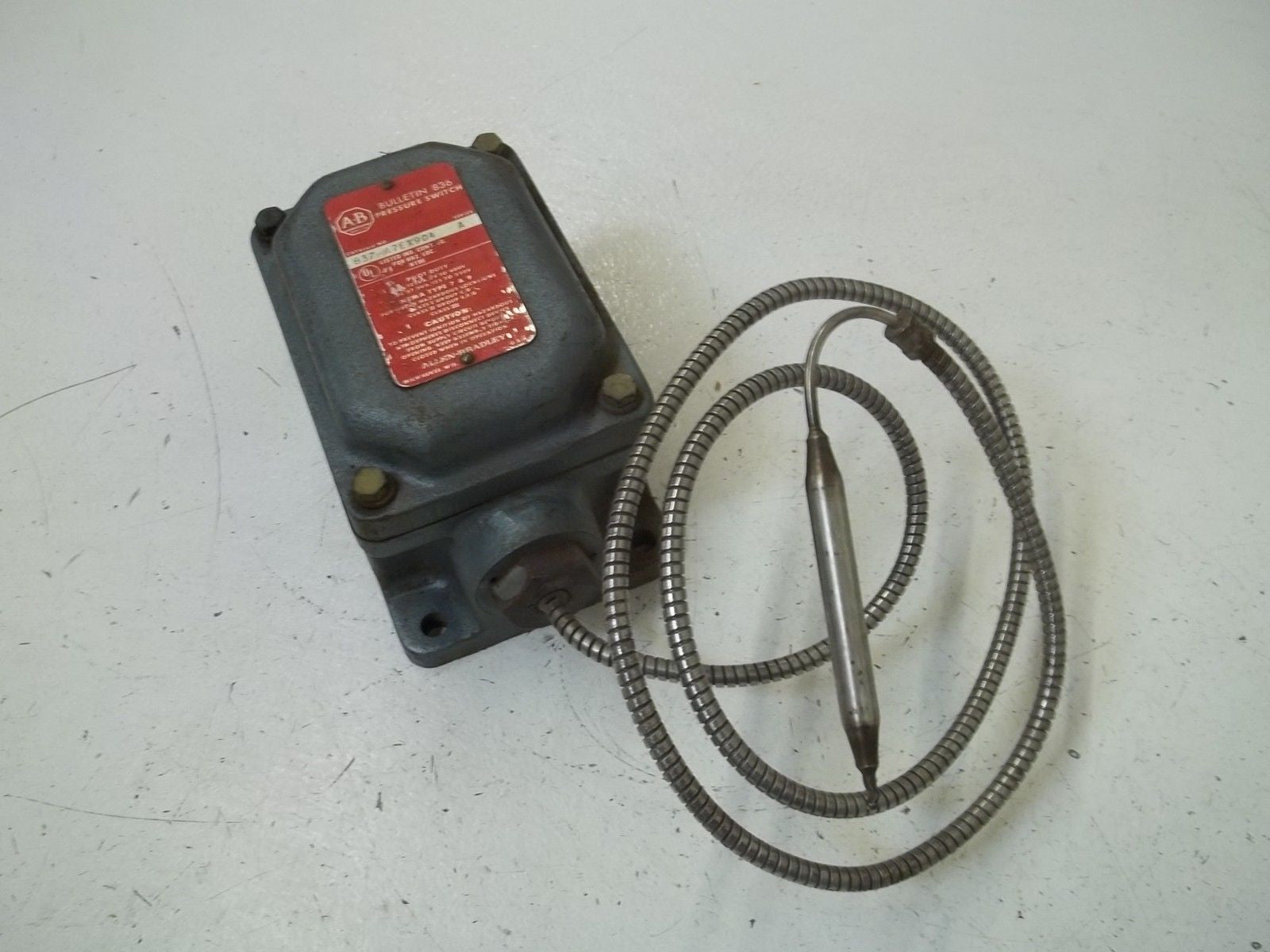ALLEN BRADLEY 837-A7EX904 SER.A PRESSURE SWITCH (AS IS)*USED*