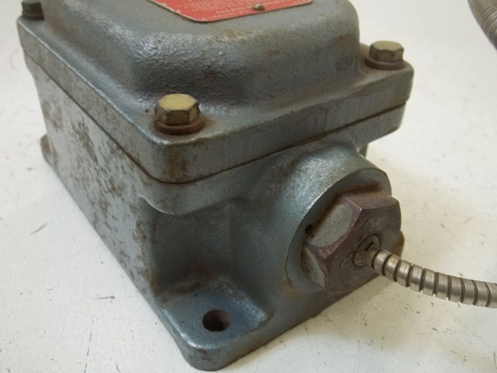 ALLEN BRADLEY 837-A7EX904 SER.A PRESSURE SWITCH (AS IS)*USED*