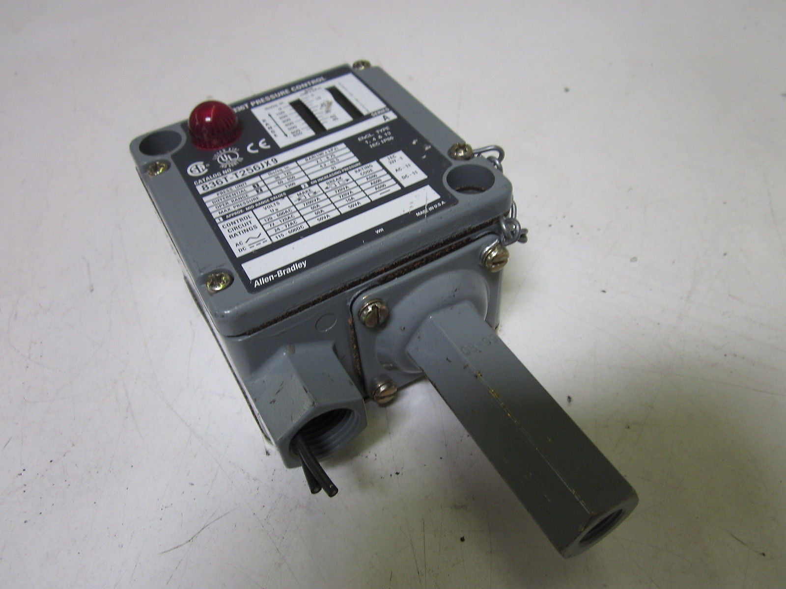 ALLEN BRADLEY 836T-T256JX9 SER.A *USED*
