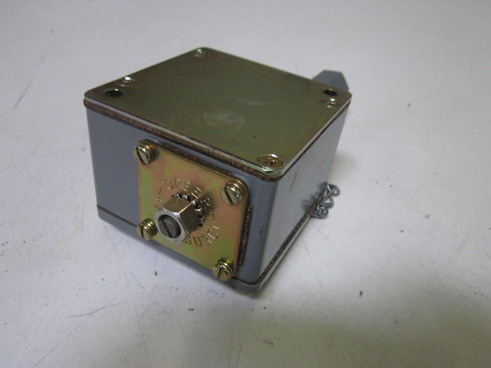 ALLEN BRADLEY 836T-T256JX9 SER.A *USED*