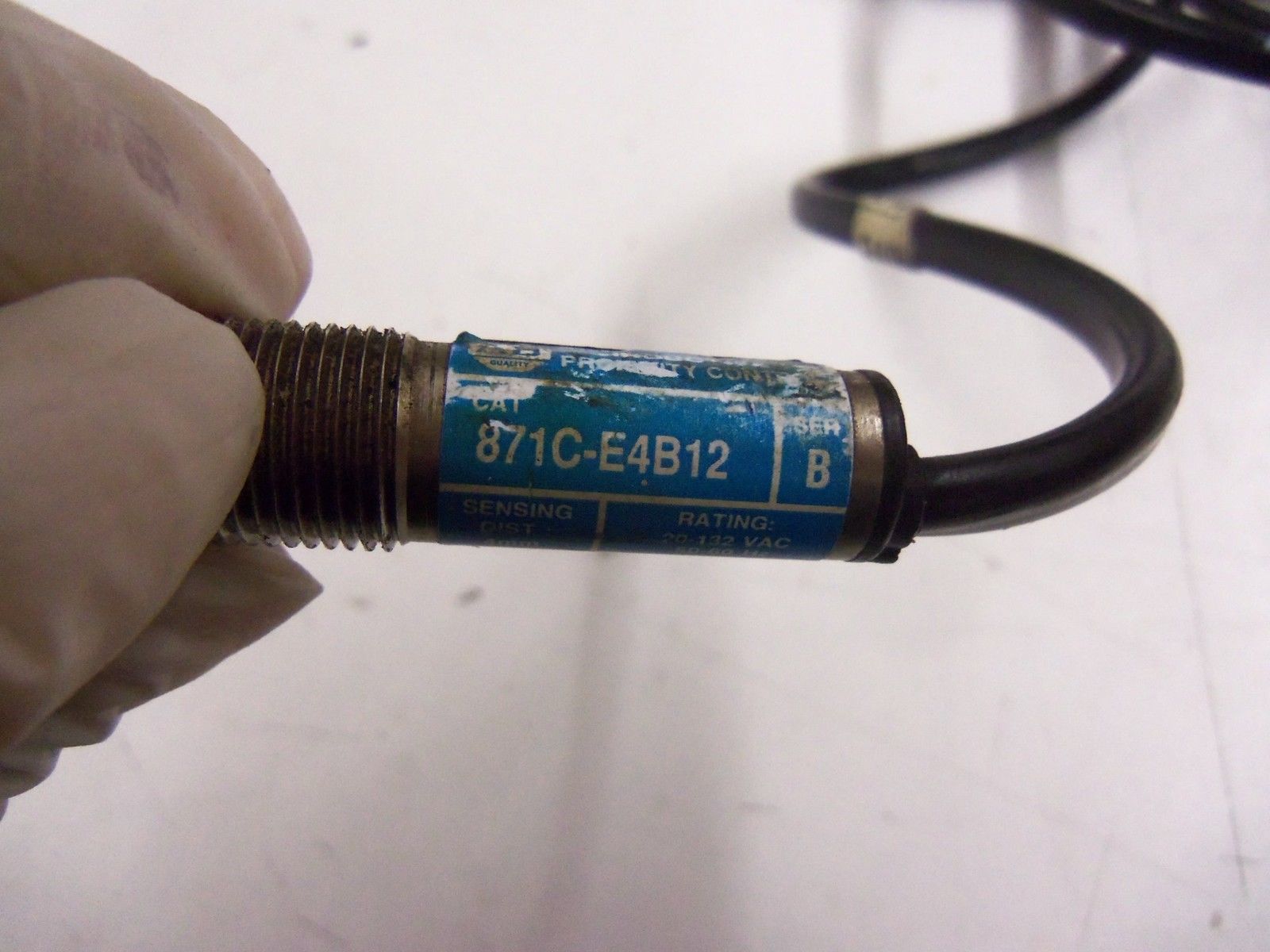 ALLEN BRADLEY 871C-E4B12 SERIES B *USED*