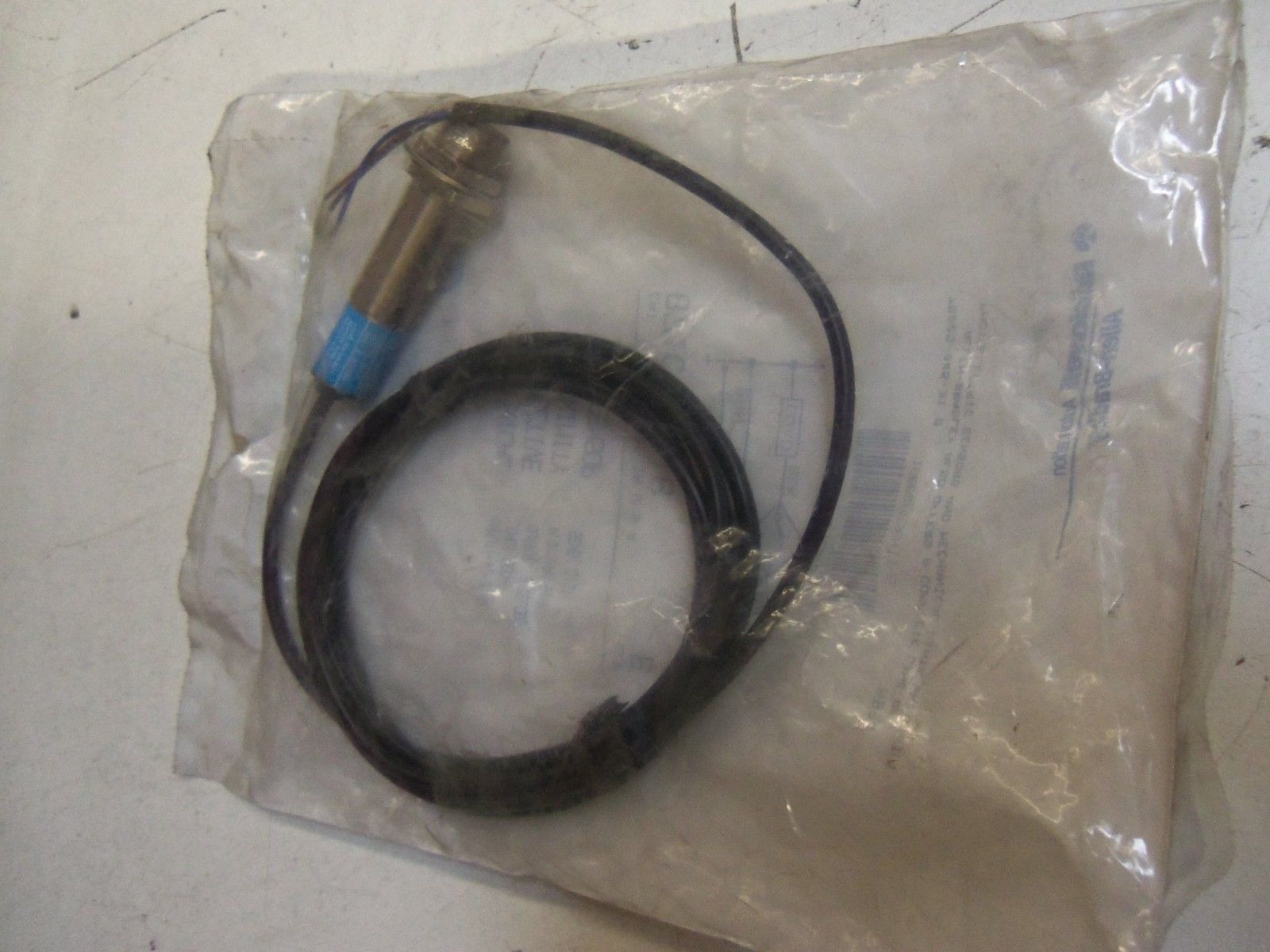 ALLEN BRADLEY 871C-N5A18 SERIES B *NEW IN FACTORY BAG*