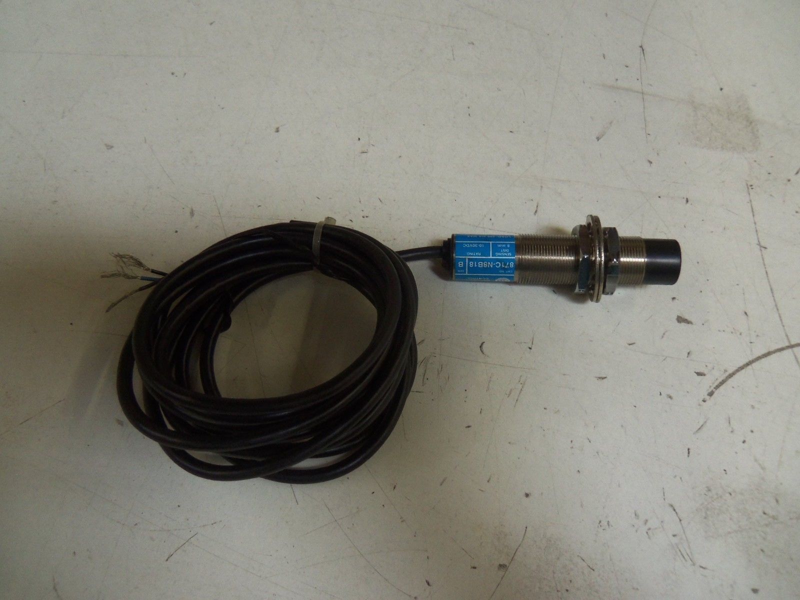 ALLEN BRADLEY 871C-N8B18 SERIES B *NEW NO BOX*