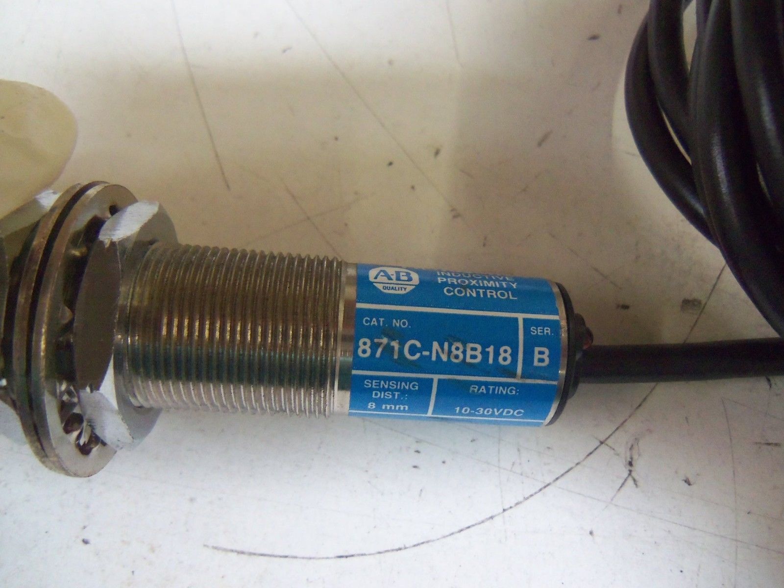 ALLEN BRADLEY 871C-N8B18 SERIES B *NEW NO BOX*
