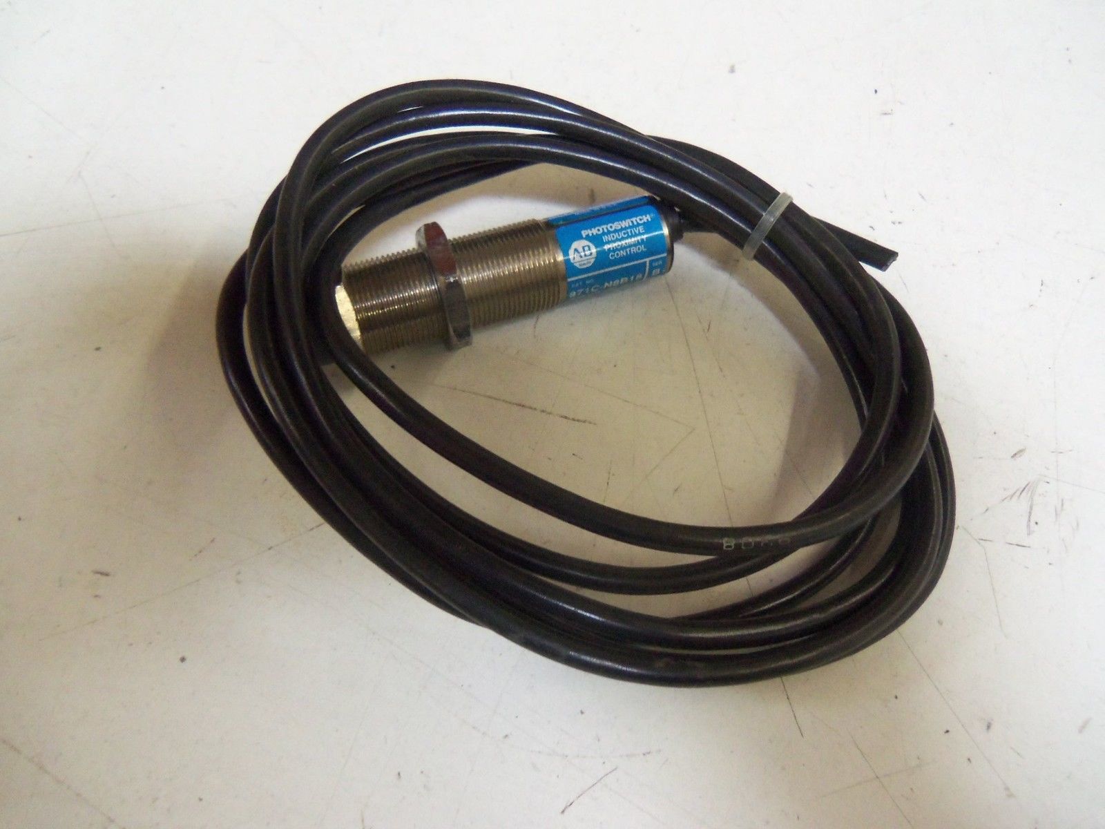 ALLEN BRADLEY 871C-N8B18 SERIES B *USED*