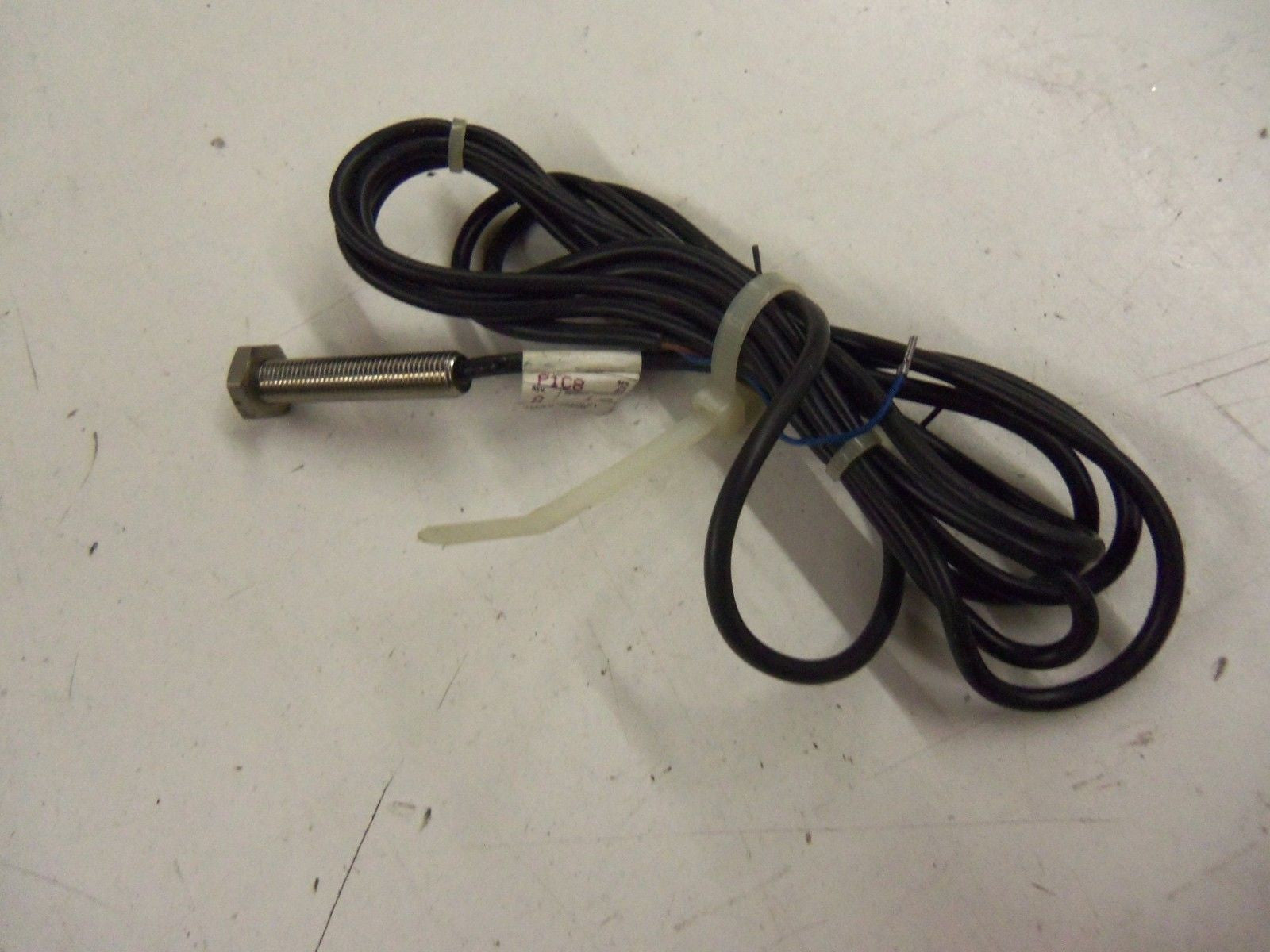 ALLEN BRADLEY 871C-P1C8 SERIES A  *USED*