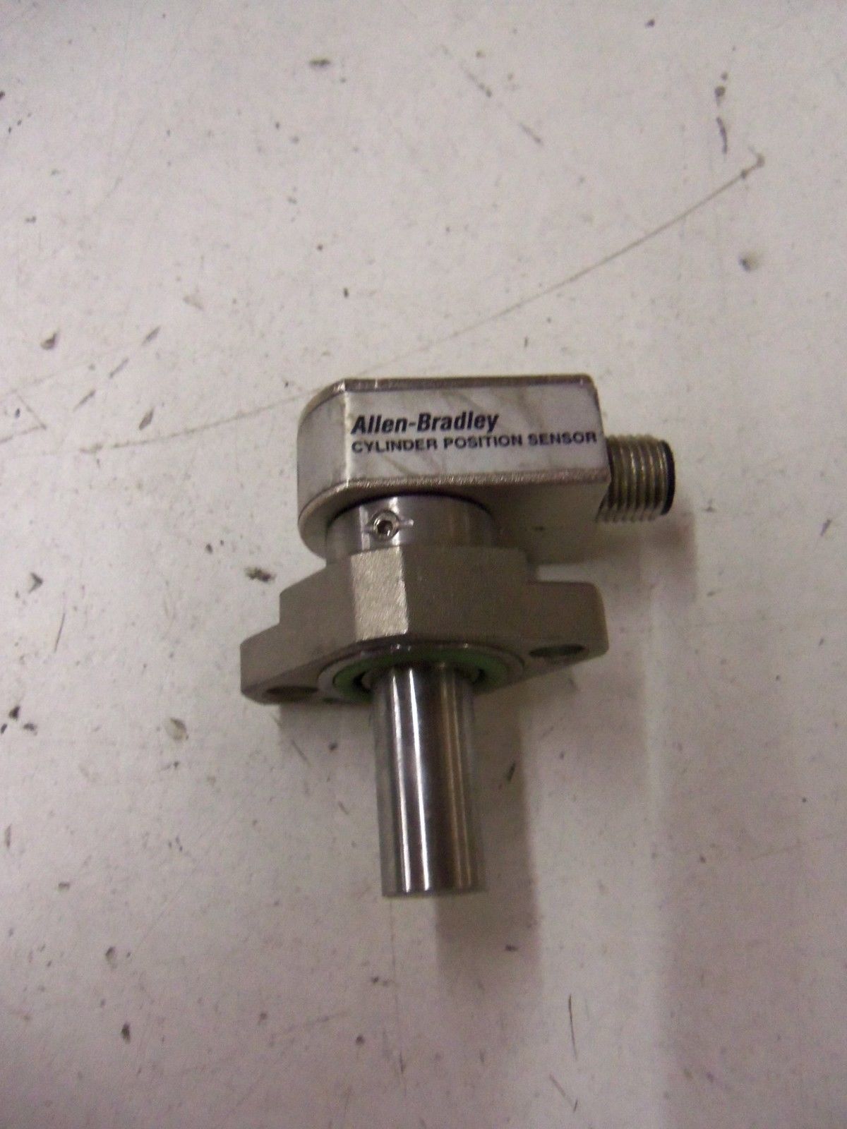 ALLEN BRADLEY 871D-BW2N260-R3 SERIES A *USED*