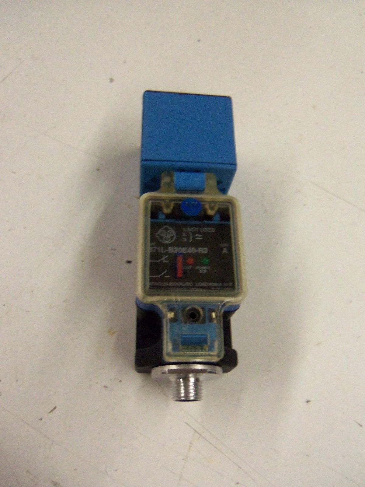 ALLEN BRADLEY 871L-B20E40-R3 SERIES A *NEW NO BOX*