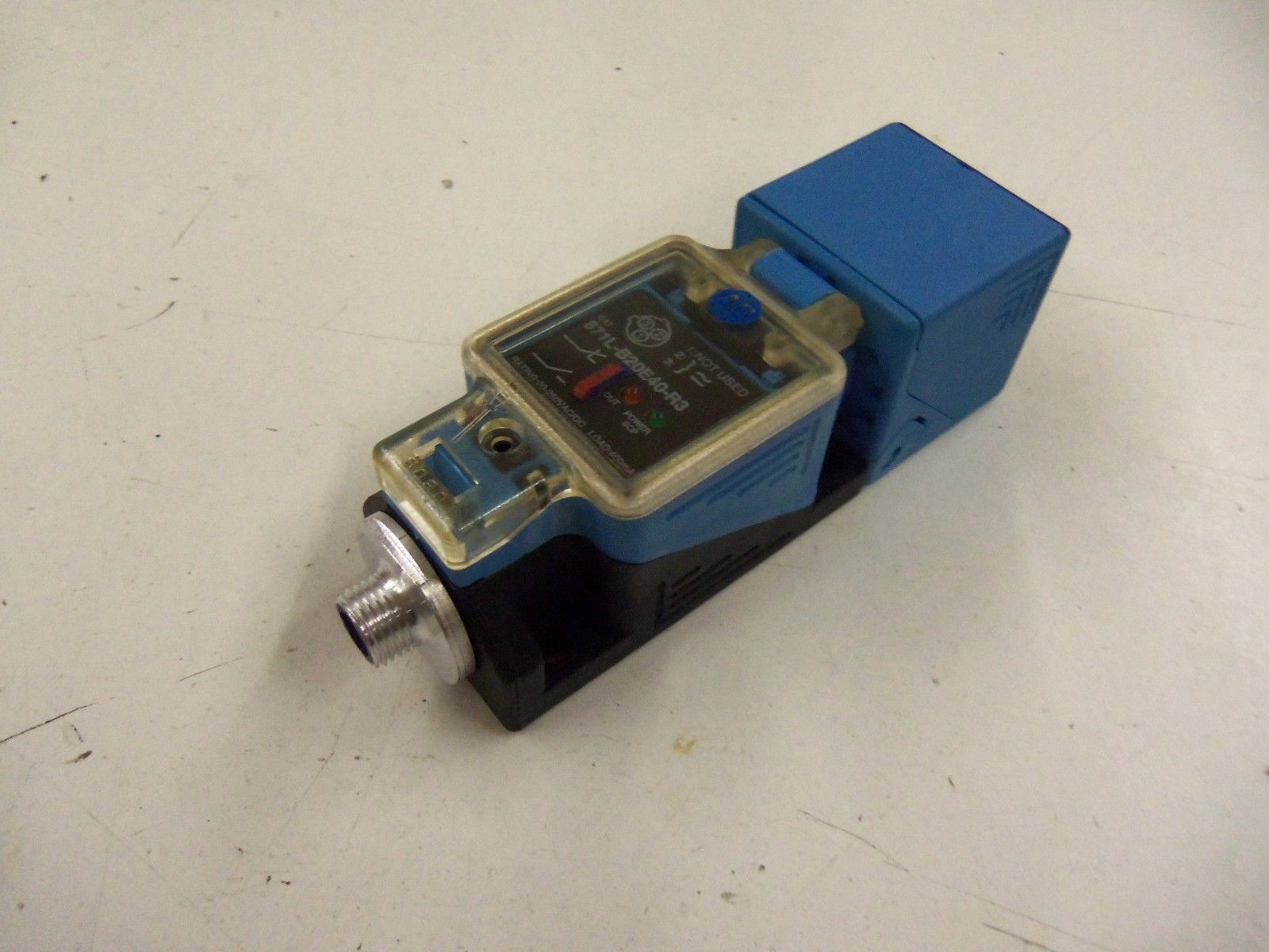 ALLEN BRADLEY 871L-B20E40-R3 SERIES A *NEW NO BOX*