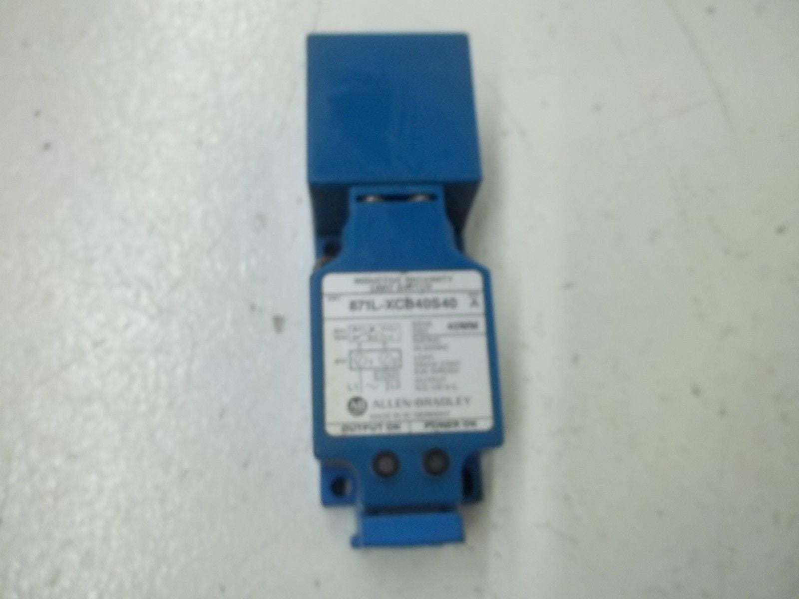 ALLEN BRADLEY 871L-CXB40S40 SER.A INDUCTIVE PROXIMITY LIMIT SWITCH *USED*