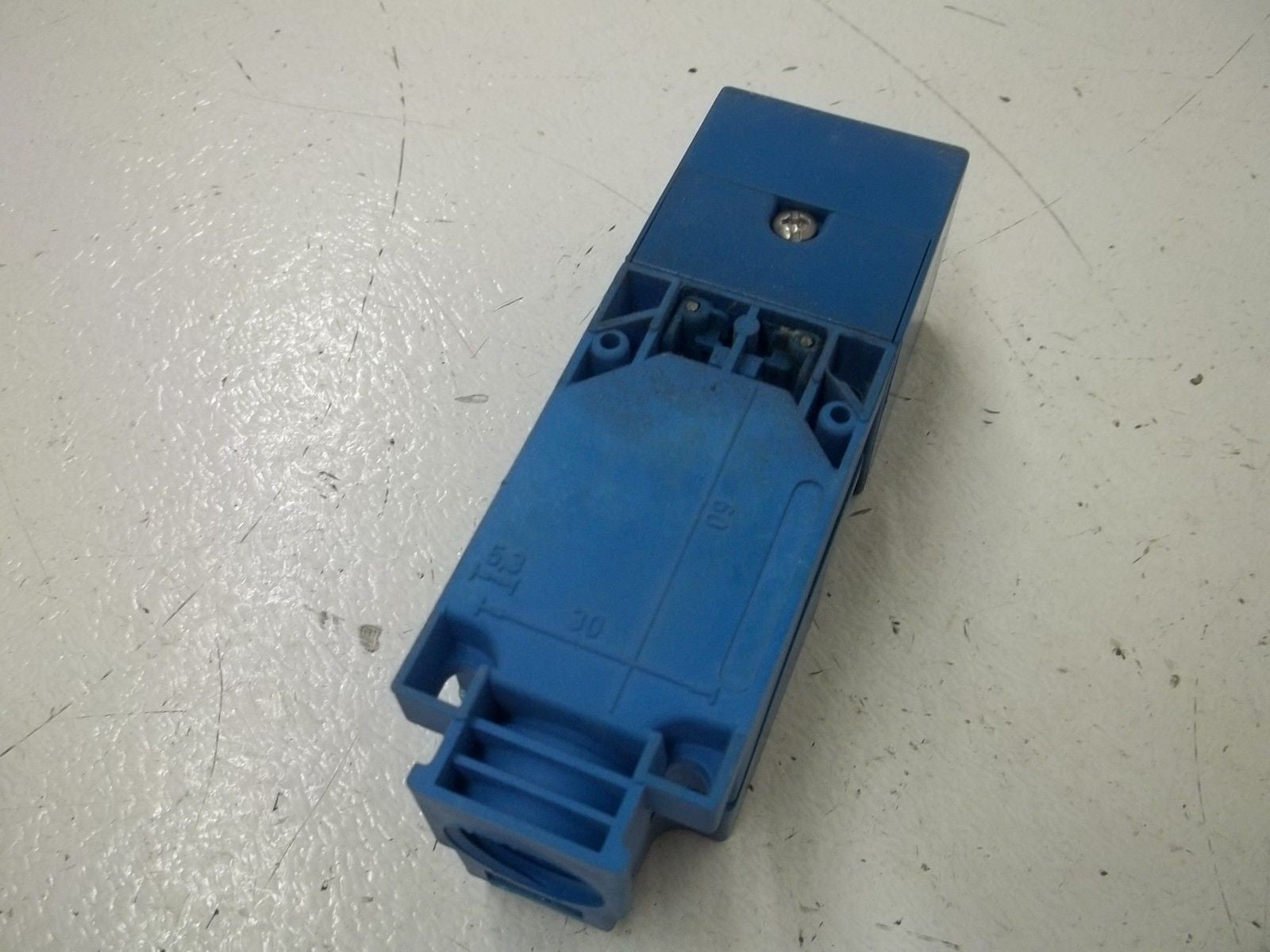 ALLEN BRADLEY 871L-CXB40S40 SER.A INDUCTIVE PROXIMITY LIMIT SWITCH *USED*