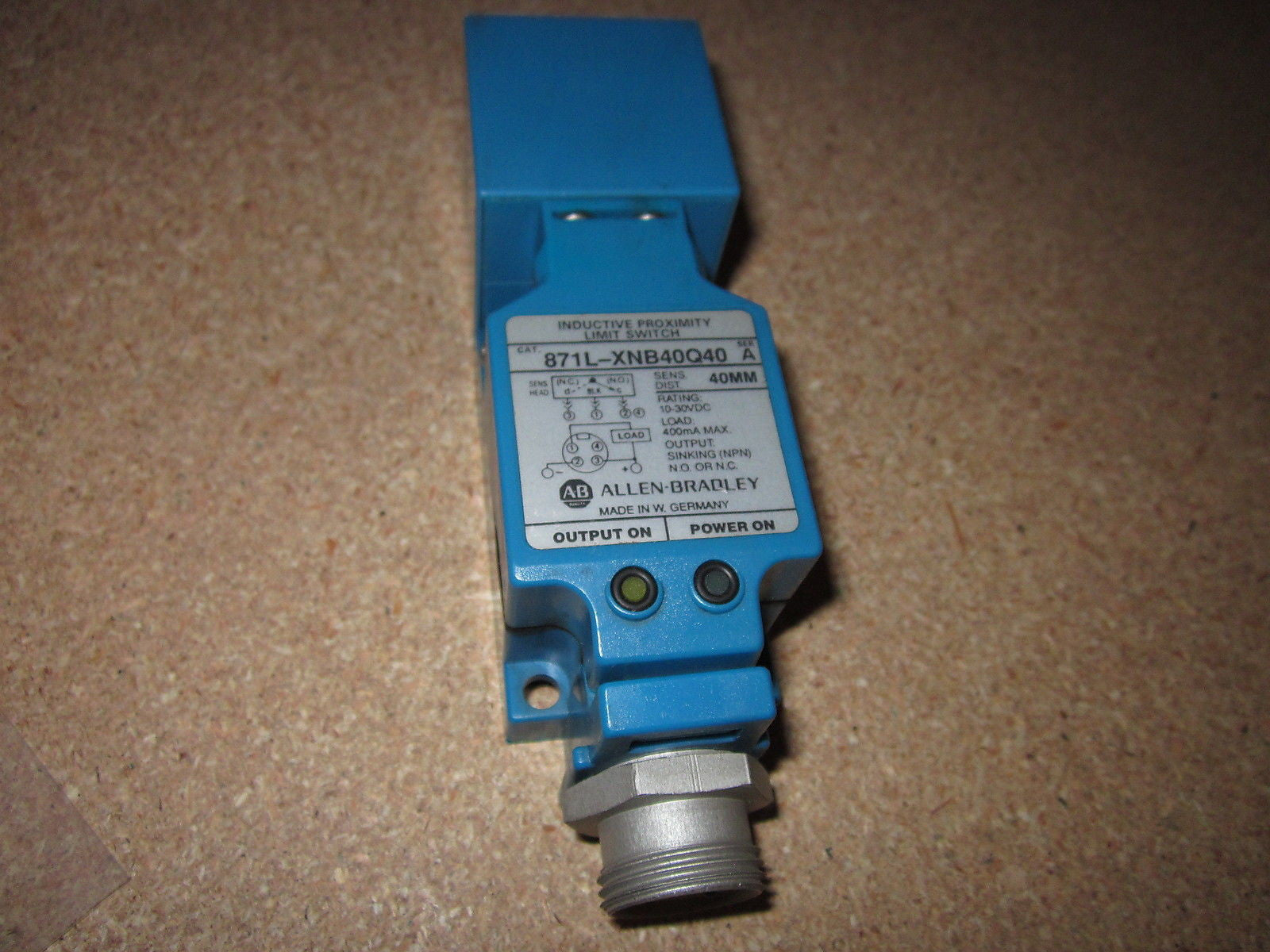 ALLEN BRADLEY 871L-XNB40Q40 SER. A *NEW NO BOX*
