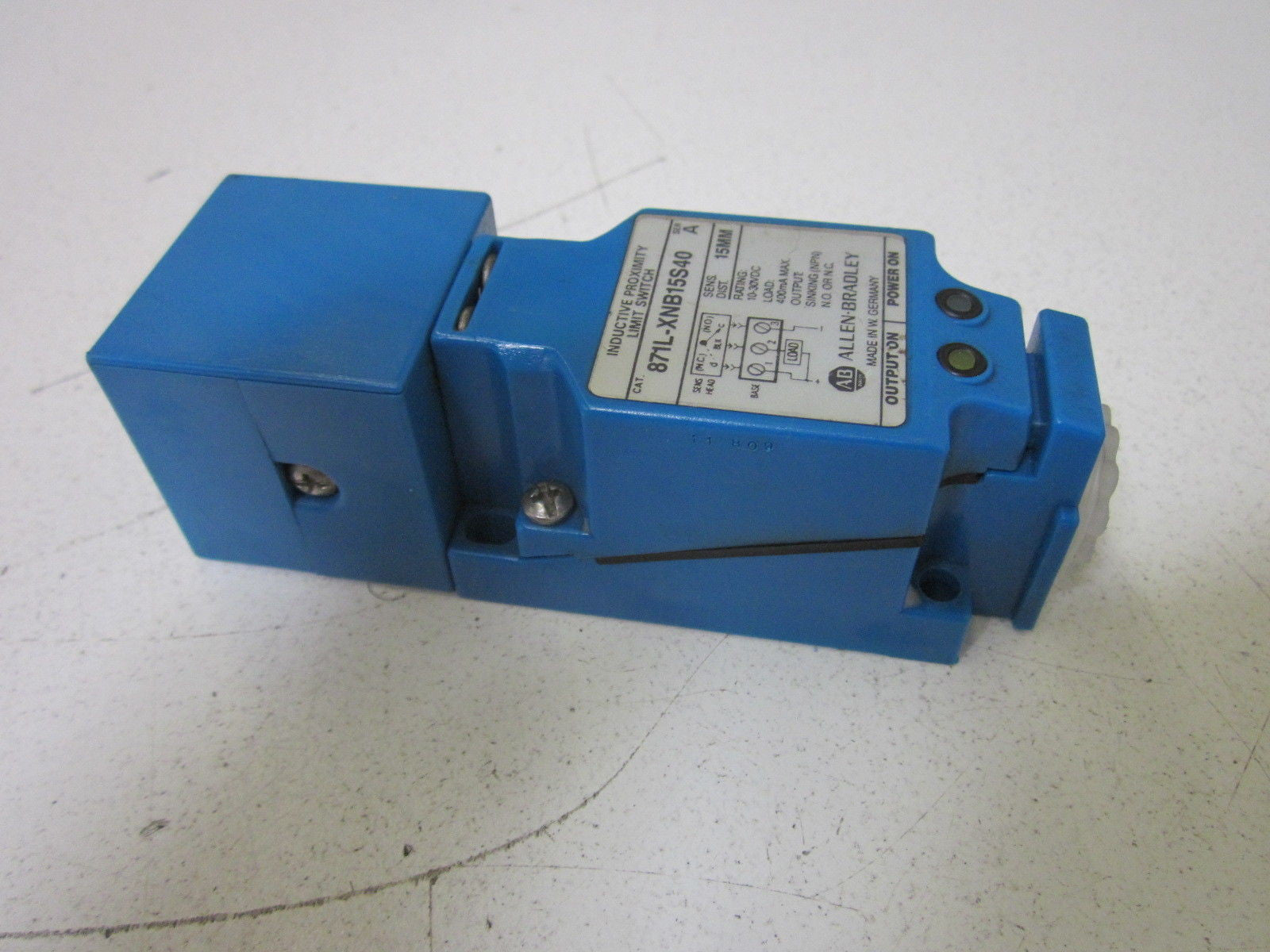 ALLEN BRADLEY 871L-XNB15S40 SER. A INDUCTIVE PROXIMITY LIMIT SWITCH *NEW NO BOX*