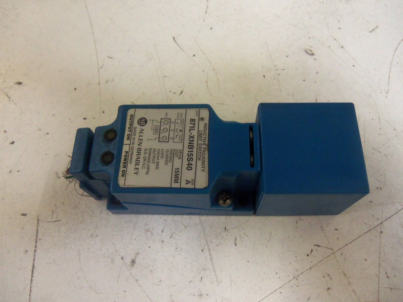 ALLEN BRADLEY 871L-XNB15S40 SER. A INDUCTIVE PROXIMITY LIMIT SWITCH *USED*