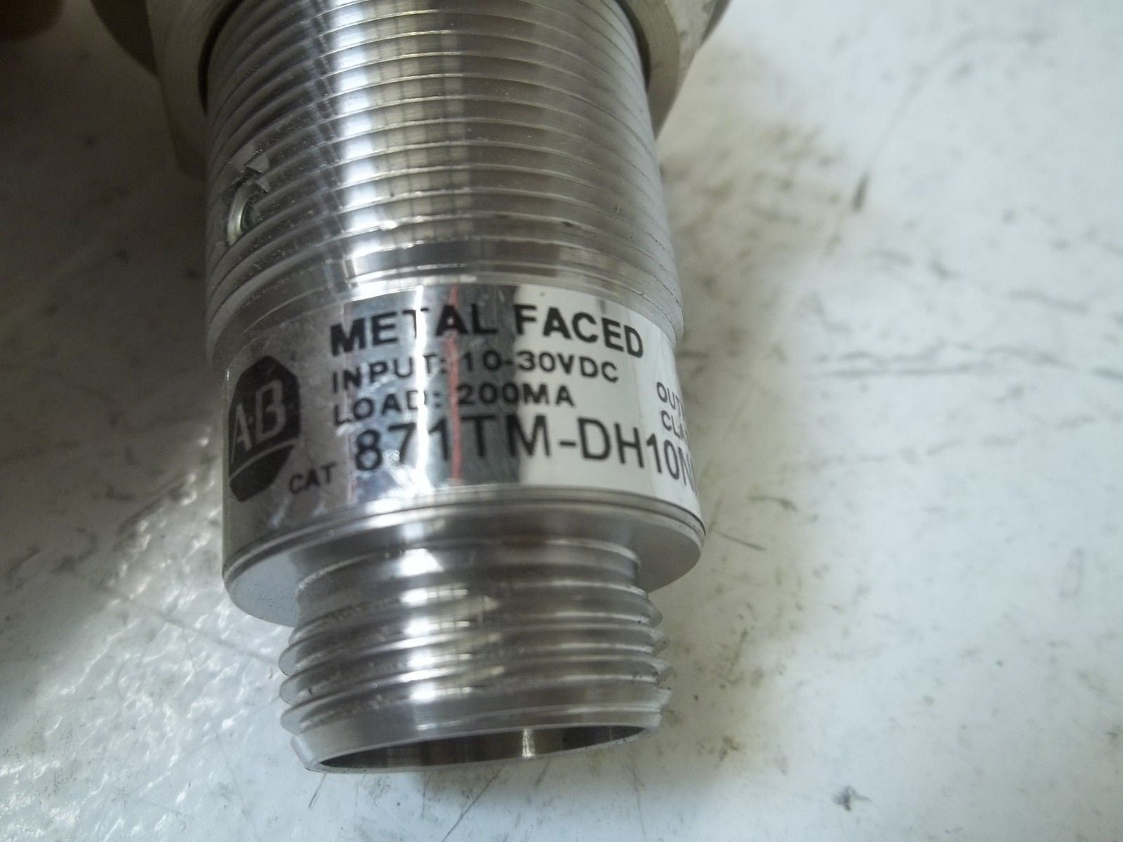 ALLEN BRADLEY 871TM-DH10NN30-N4 SER.A *USED*