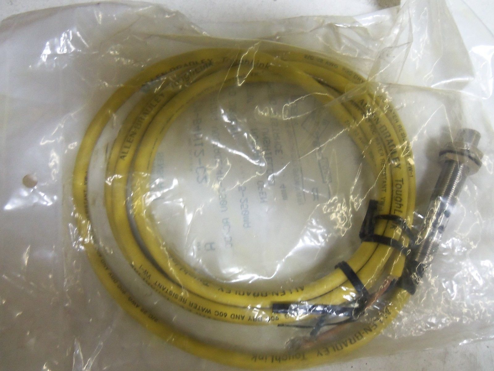 ALLEN BRADLEY 871TM-B4N12-C2 SERIES A *NEW IN FACTORY BAG*
