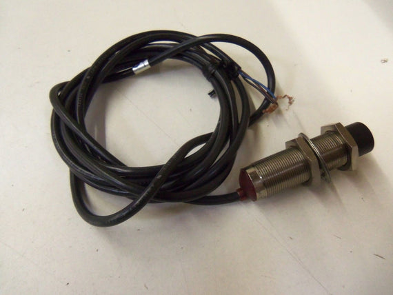 ALLEN BRADLEY 872C-D8NP18-E2 SERIES C *USED*