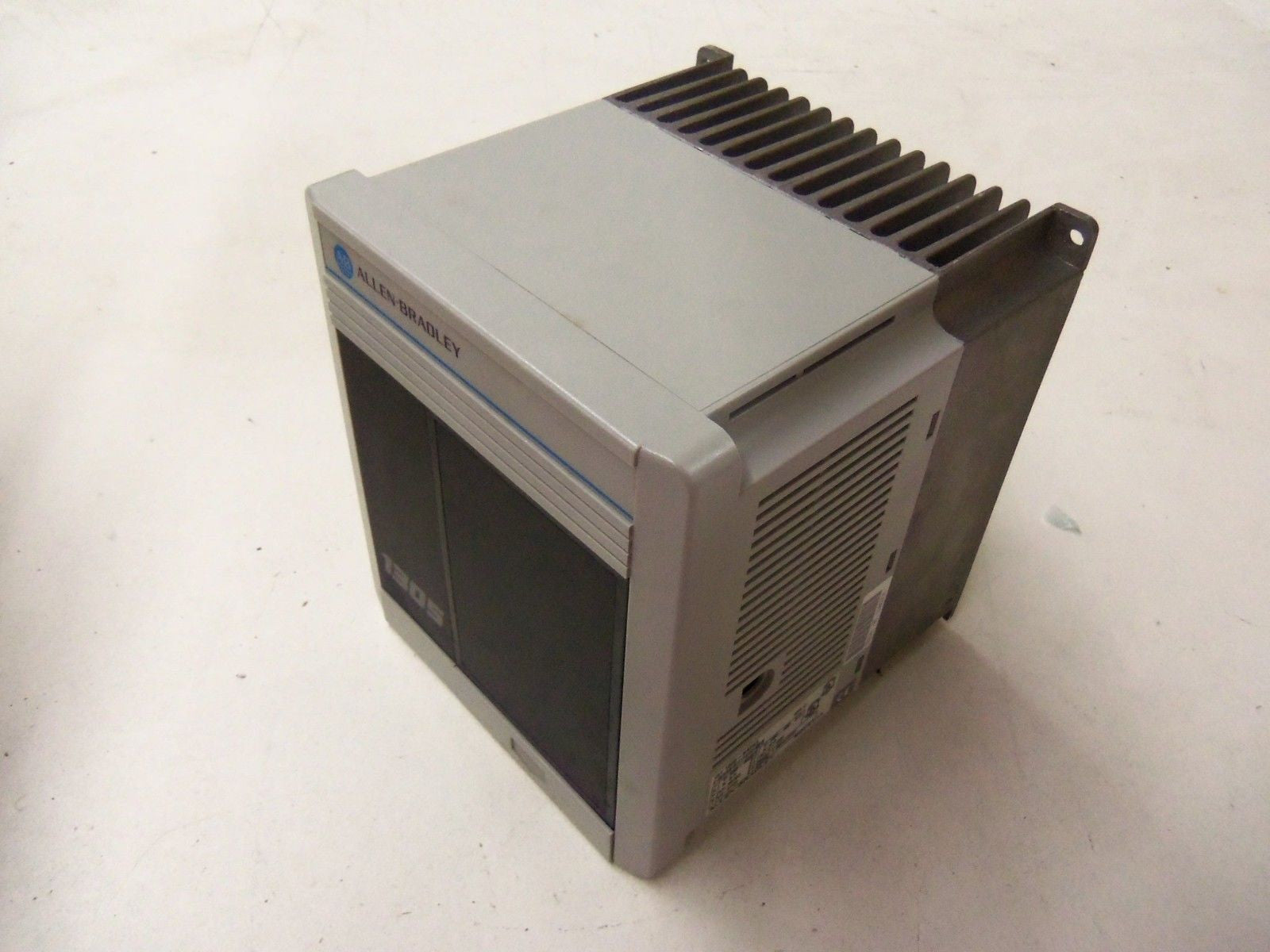 ALLEN BRADLEY 1305-BA04A SER. C AC DRIVE *NEW IN BOX*