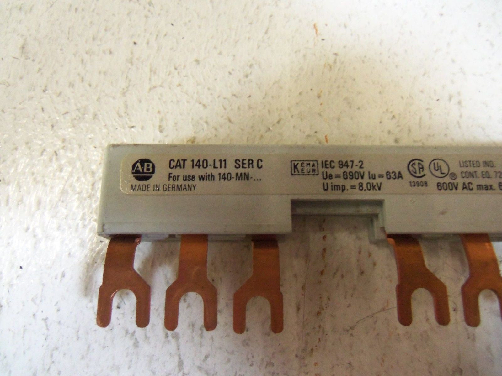 ALLEN BRADLEY 140-L11 SER. C COMMONING LINK *USED*