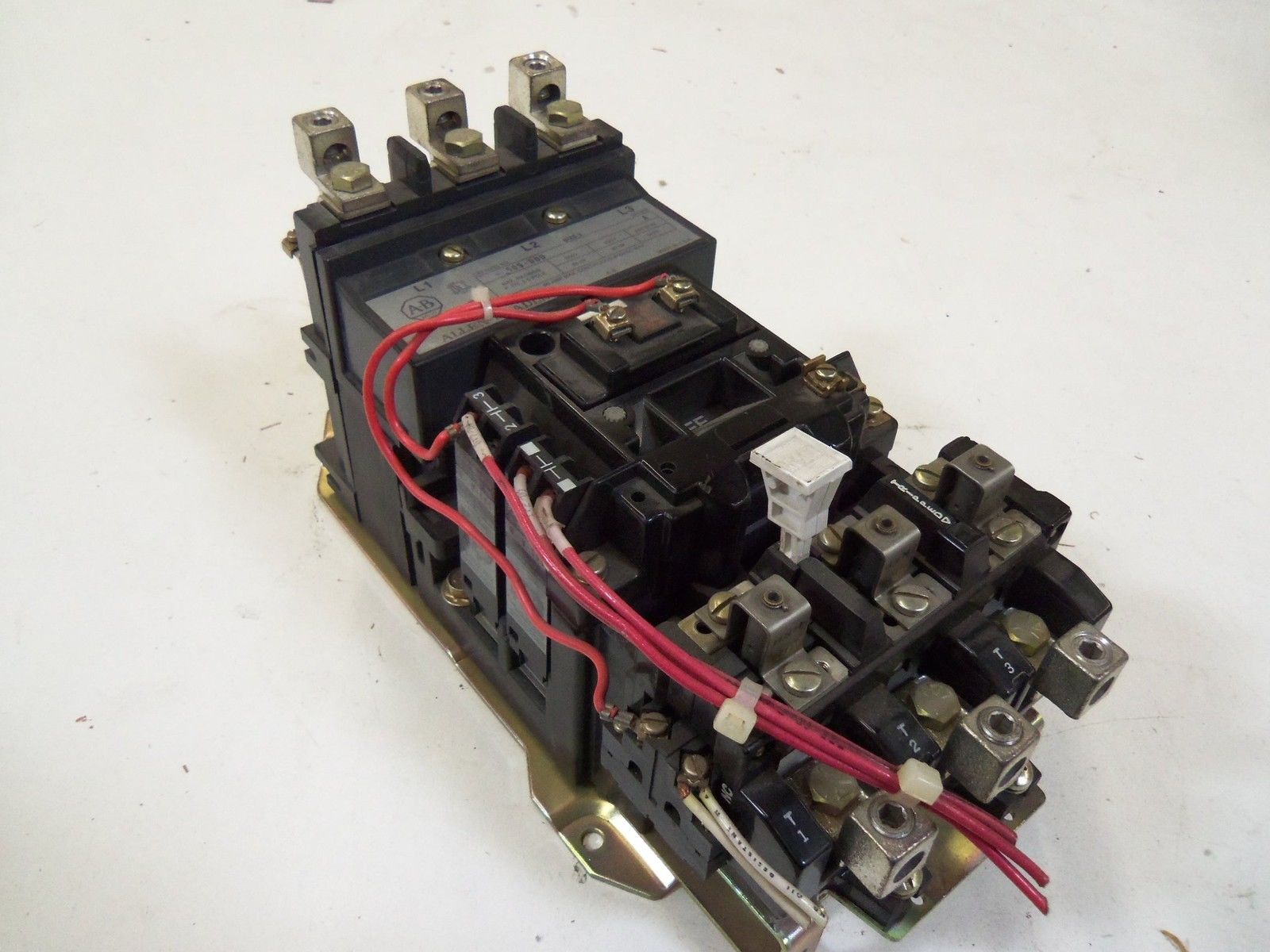 ALLEN BRADLEY D09-D00 SERIES A *USED*