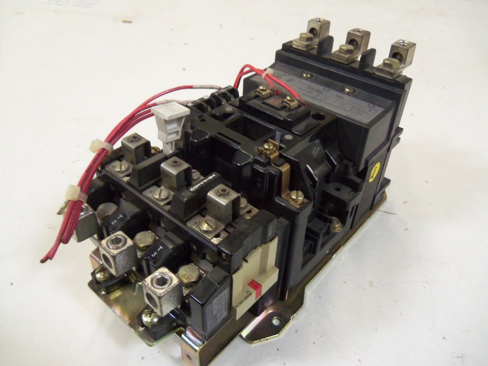 ALLEN BRADLEY D09-D00 SERIES A *USED*