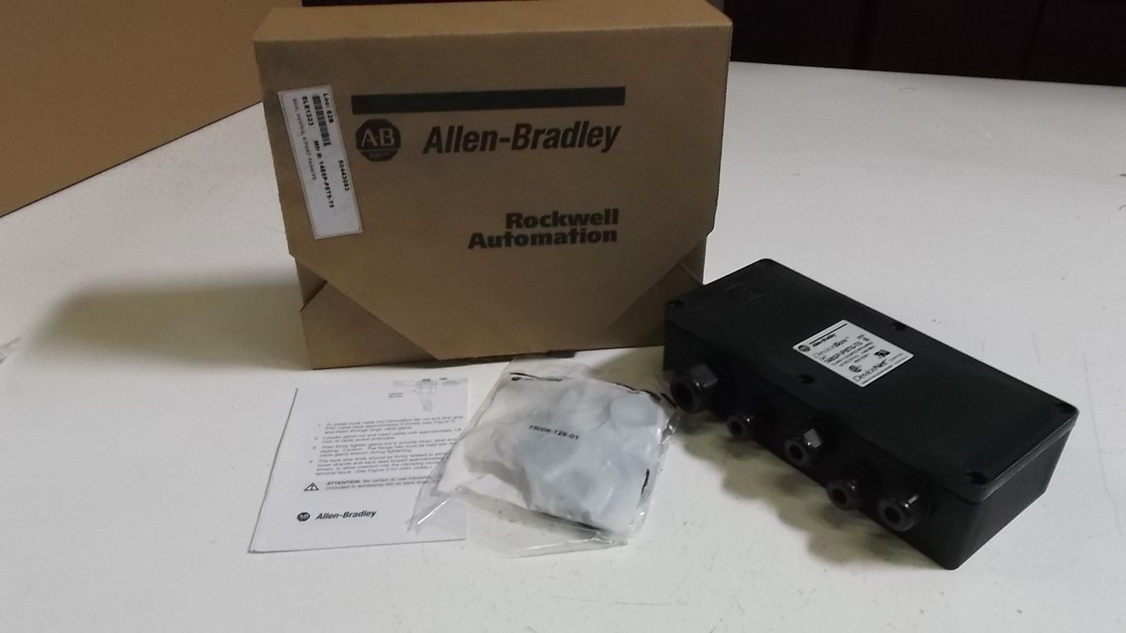 ALLEN BRADLEY DEVICENET 1485P-P8T5-T5 SER. B DEVICE BOX *NEW IN BOX*