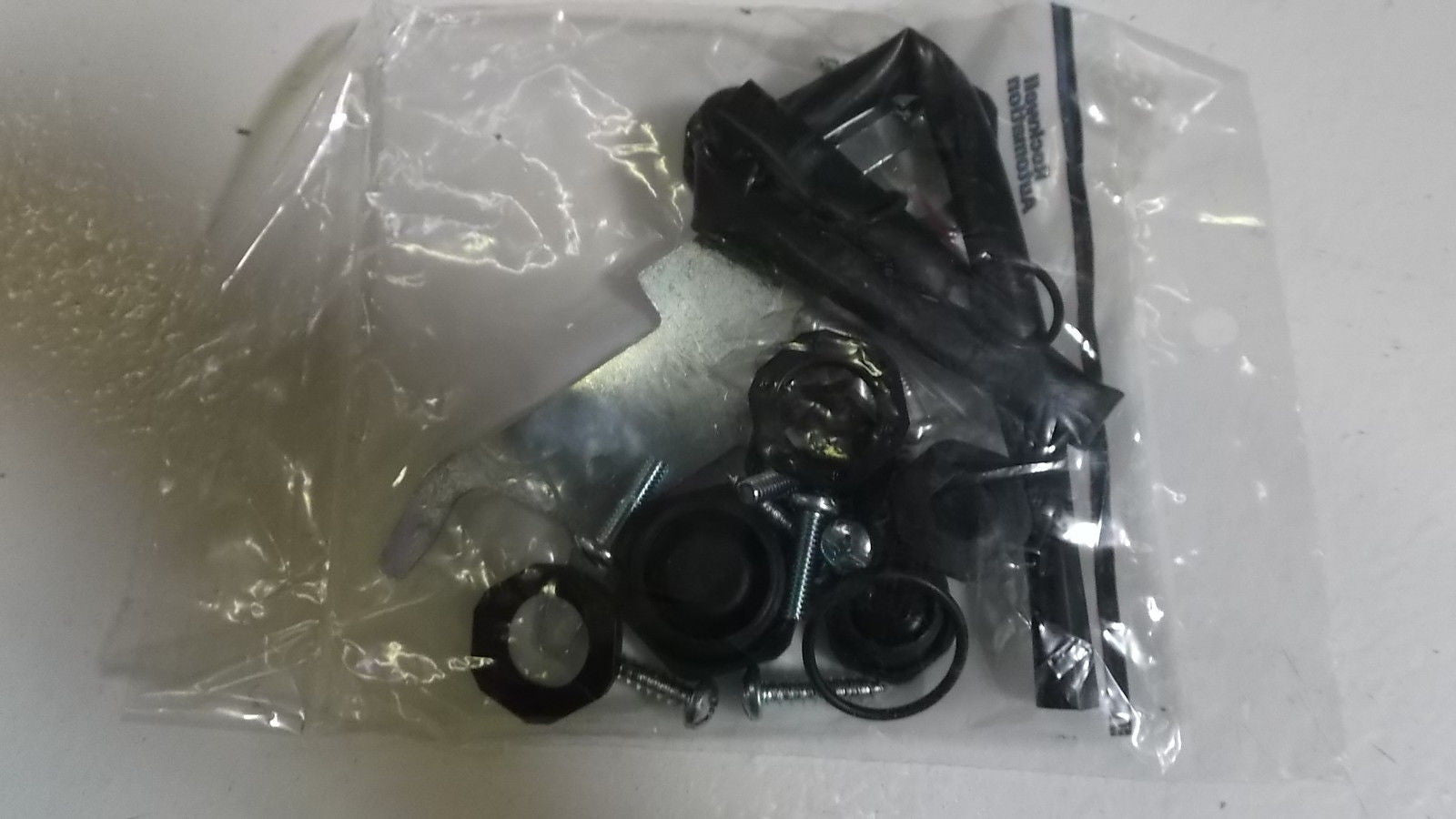 ALLEN BRADLEY DEVICENET 1485P-P8T5-T5 SER. B DEVICE BOX *NEW IN BOX*