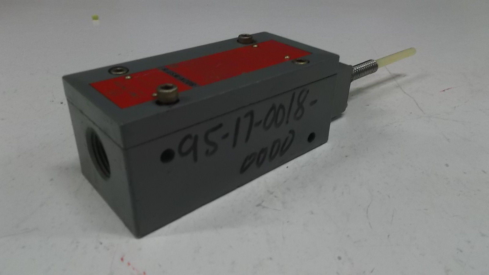 ALLEN BRADLEY LIMIT SWITCH 802X-WS7 SERIES B *USED*