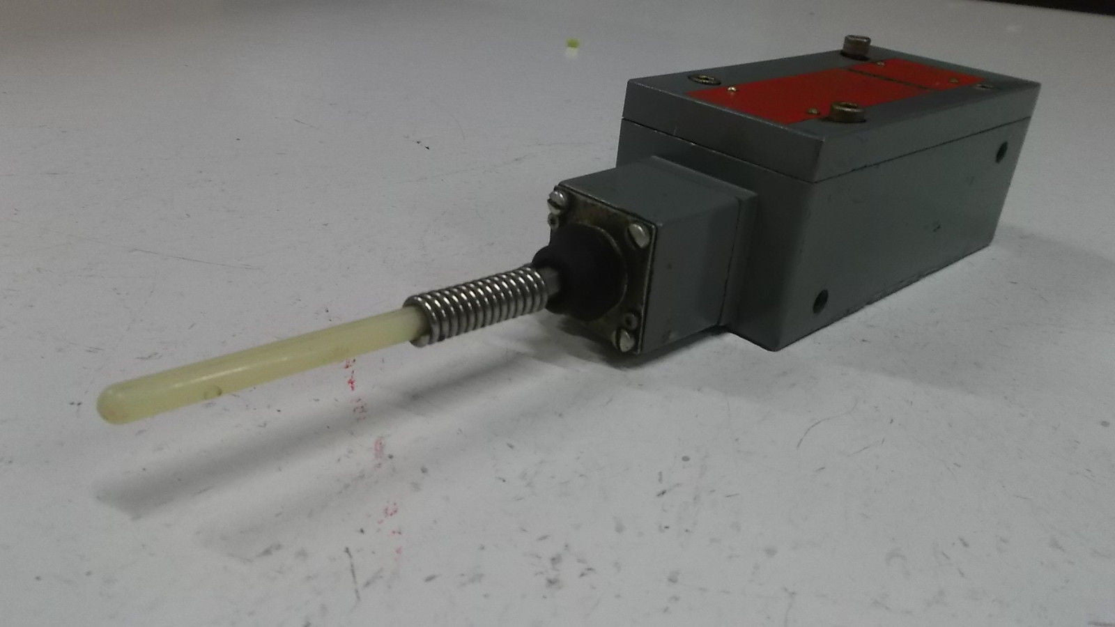 ALLEN BRADLEY LIMIT SWITCH 802X-WS7 SERIES B *USED*