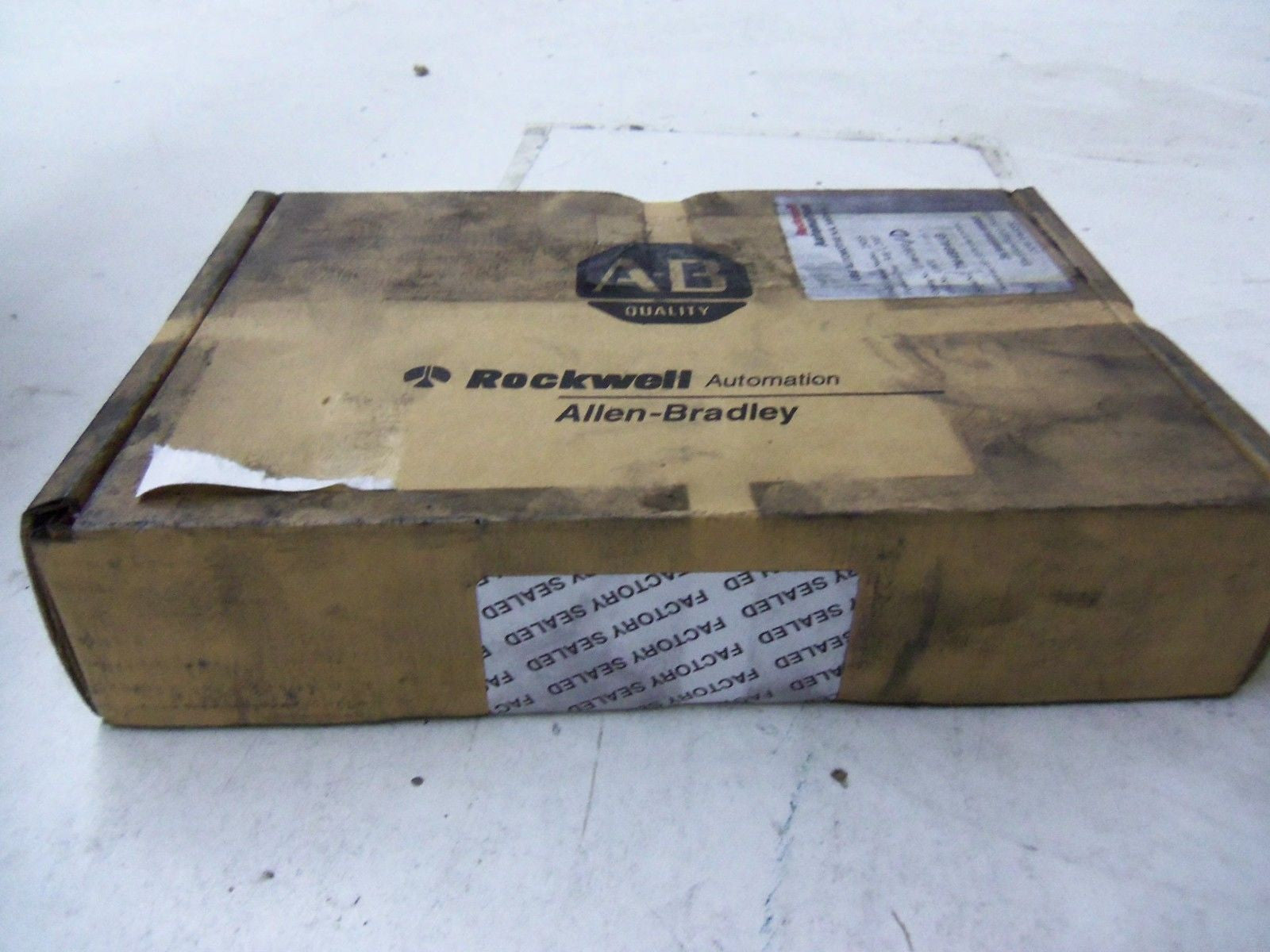 ALLEN BRADLEY 1746-OB32 SER. D DATE: 2002 *FACTORY SEALED*