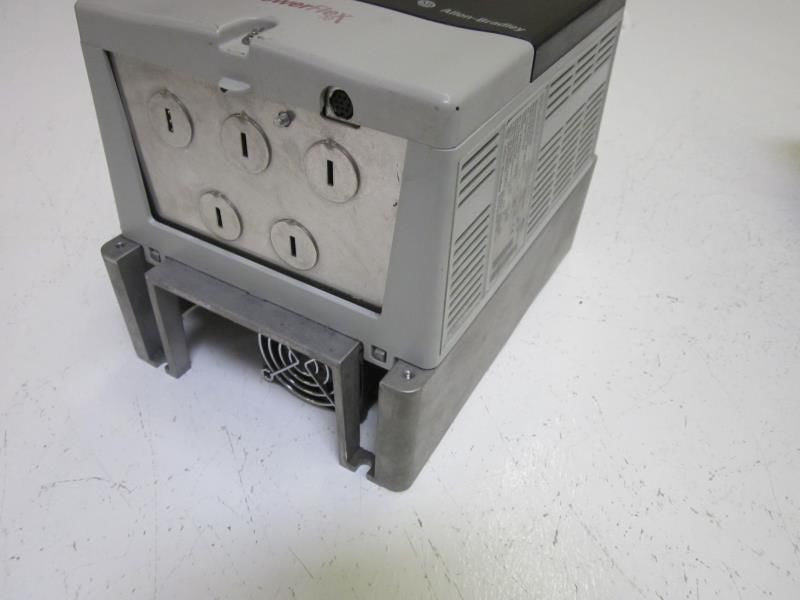 ALLEN BRADLEY POWERFLEX 20A D 8P0 A 0 AYNNNNN SER.A 480V *USED*